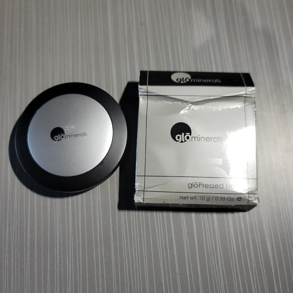 Glominerals - Glo Pressed Base - COCOA Dark - New in Box‎ - Full Size 0.35oz NEW